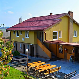 Vinárna Pod Třešněmi